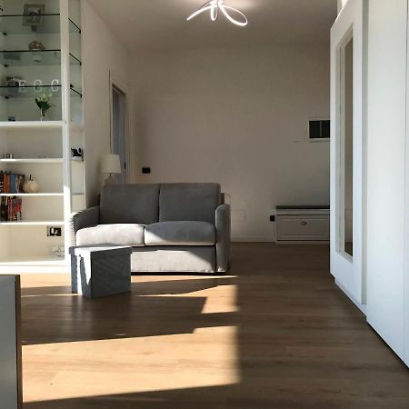 شقة Fiera Milanocity View With Terrace Next To Shopping Mall المظهر الخارجي الصورة