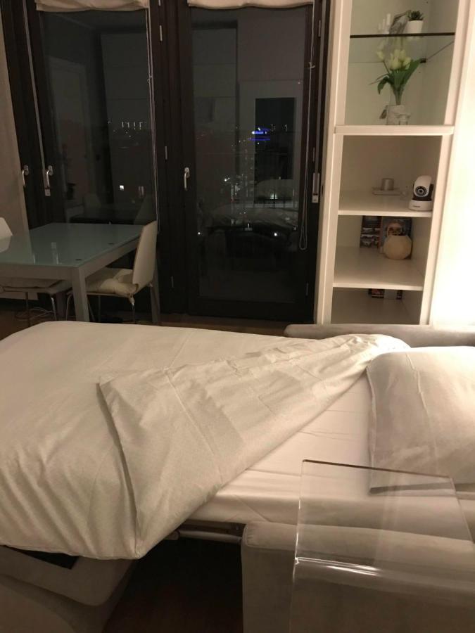 شقة Fiera Milanocity View With Terrace Next To Shopping Mall المظهر الخارجي الصورة